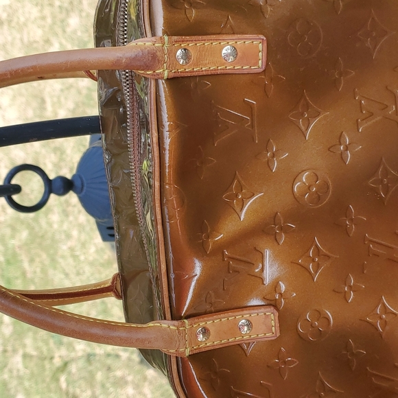 💥💥SOLD💥💥LV Bronze Tompkins Square Sachel - Picture 5 of 17